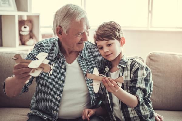 Why+Children+Should+Spend+More+Time+With+Their+Grandparents
