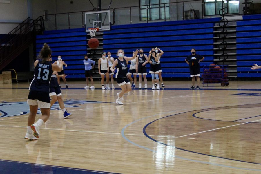 Womens Basketball Coach Kelly Thompson oversees practice with the team on Oct. 17, 2020.