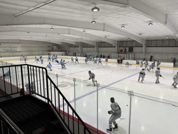 RWU Men's Hockey takes to the ice