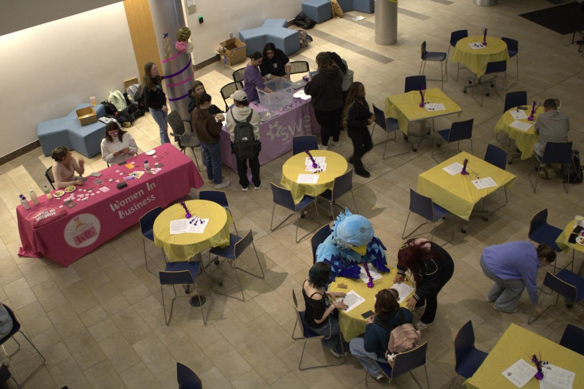 Students gather at CEN Women of Roger Event.